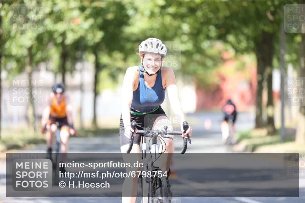 11.08.2024 - GEWOBA Citytriathlon Bremen H.Heesch http://msf.ph/oto/6798754 11.08.2024 11:54:58 Laufen  meine-sportfotos.de