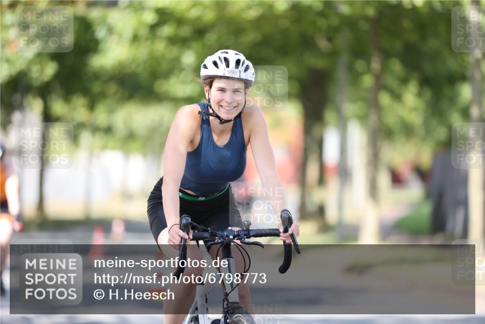 11.08.2024 - GEWOBA Citytriathlon Bremen H.Heesch http://msf.ph/oto/6798773 11.08.2024 11:54:58 Laufen  meine-sportfotos.de