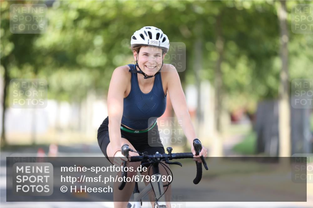 11.08.2024 - GEWOBA Citytriathlon Bremen H.Heesch http://msf.ph/oto/6798780 11.08.2024 11:54:58 Laufen  meine-sportfotos.de