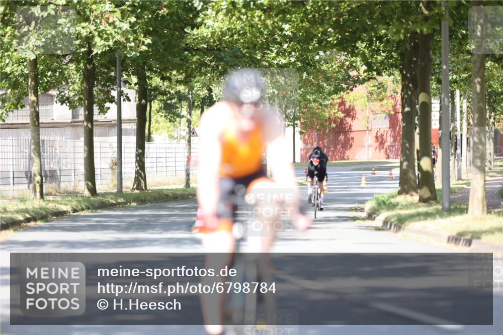 11.08.2024 - GEWOBA Citytriathlon Bremen H.Heesch http://msf.ph/oto/6798784 11.08.2024 11:54:59 Laufen  meine-sportfotos.de
