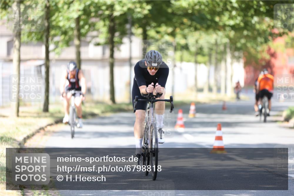 11.08.2024 - GEWOBA Citytriathlon Bremen H.Heesch http://msf.ph/oto/6798818 11.08.2024 11:55:40 Laufen  meine-sportfotos.de