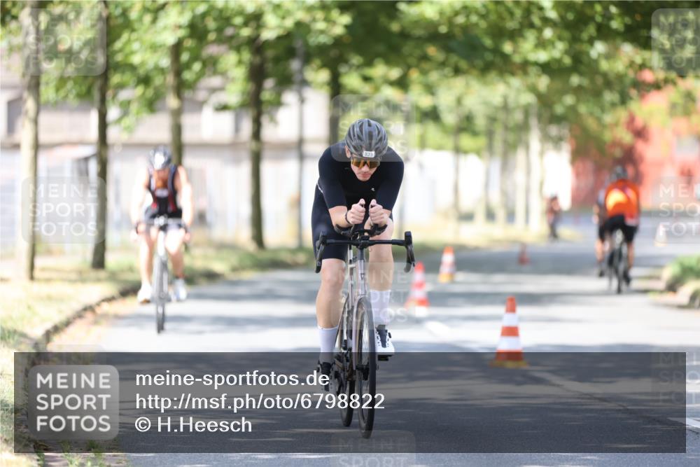 11.08.2024 - GEWOBA Citytriathlon Bremen H.Heesch http://msf.ph/oto/6798822 11.08.2024 11:55:40 Laufen  meine-sportfotos.de