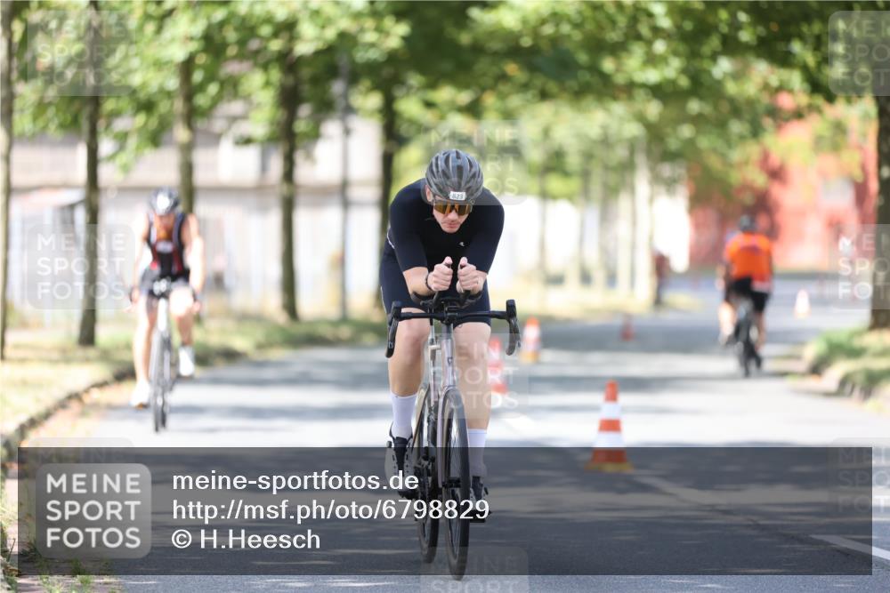 11.08.2024 - GEWOBA Citytriathlon Bremen H.Heesch http://msf.ph/oto/6798829 11.08.2024 11:55:40 Laufen  meine-sportfotos.de