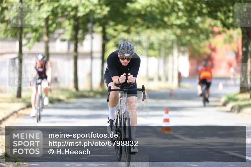 11.08.2024 - GEWOBA Citytriathlon Bremen H.Heesch http://msf.ph/oto/6798832 11.08.2024 11:55:40 Laufen  meine-sportfotos.de