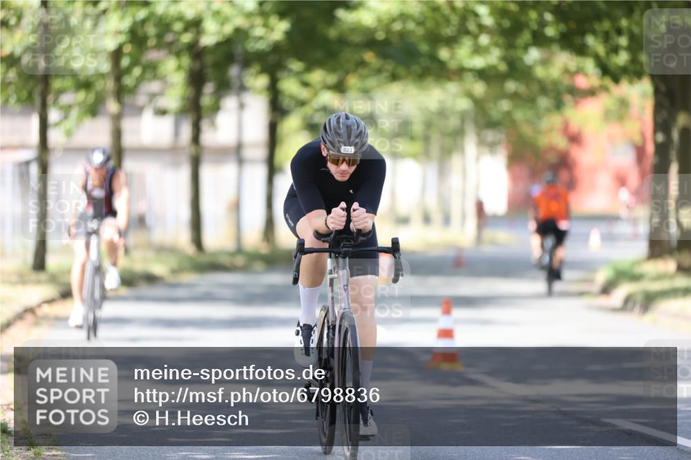 11.08.2024 - GEWOBA Citytriathlon Bremen H.Heesch http://msf.ph/oto/6798836 11.08.2024 11:55:40 Laufen  meine-sportfotos.de