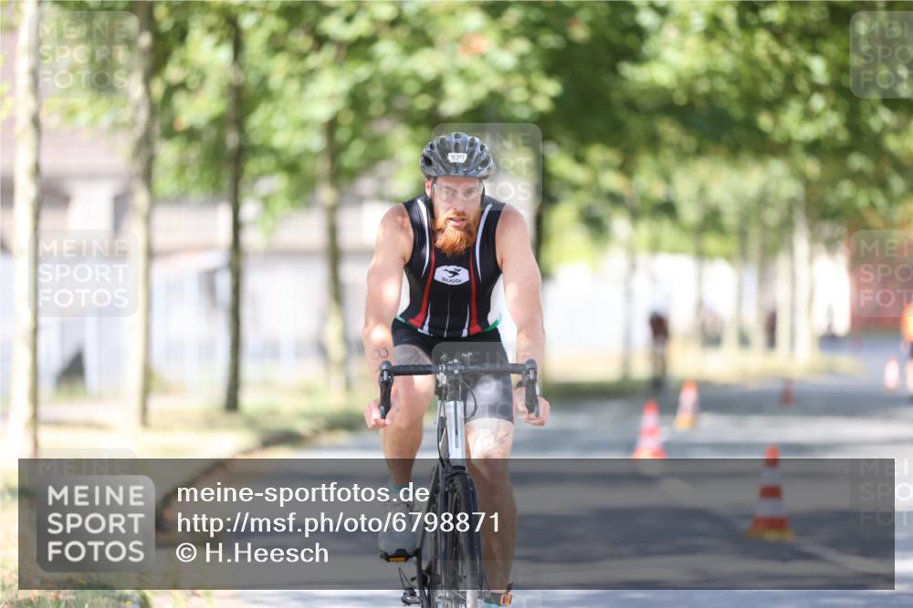 11.08.2024 - GEWOBA Citytriathlon Bremen H.Heesch http://msf.ph/oto/6798871 11.08.2024 11:55:42 Laufen  meine-sportfotos.de