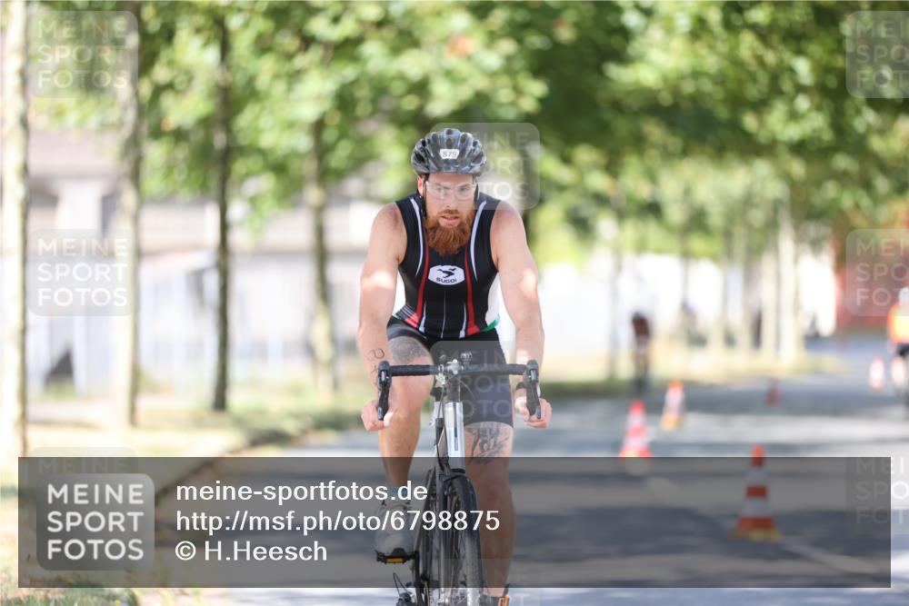 11.08.2024 - GEWOBA Citytriathlon Bremen H.Heesch http://msf.ph/oto/6798875 11.08.2024 11:55:42 Laufen  meine-sportfotos.de