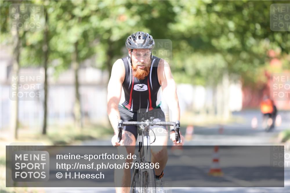 11.08.2024 - GEWOBA Citytriathlon Bremen H.Heesch http://msf.ph/oto/6798896 11.08.2024 11:55:42 Laufen  meine-sportfotos.de
