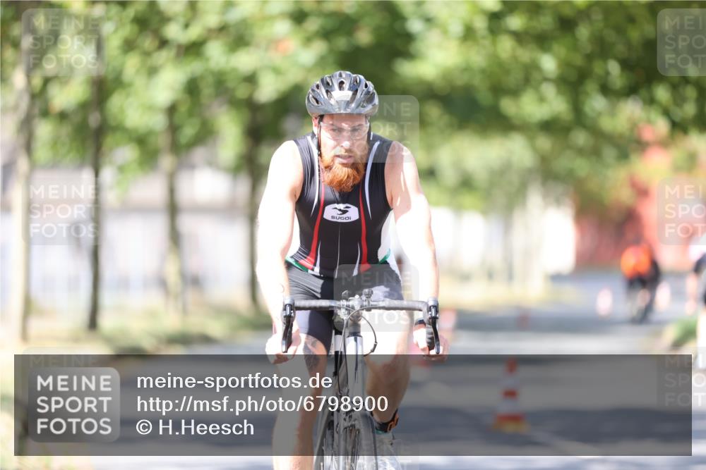 11.08.2024 - GEWOBA Citytriathlon Bremen H.Heesch http://msf.ph/oto/6798900 11.08.2024 11:55:42 Laufen  meine-sportfotos.de