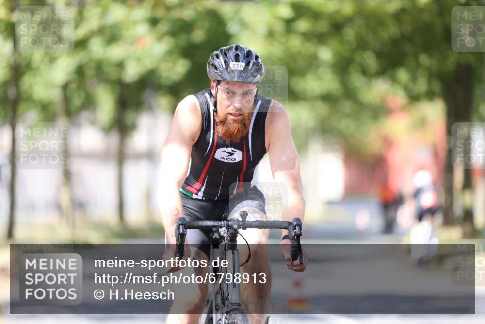 11.08.2024 - GEWOBA Citytriathlon Bremen H.Heesch http://msf.ph/oto/6798913 11.08.2024 11:55:43 Laufen  meine-sportfotos.de