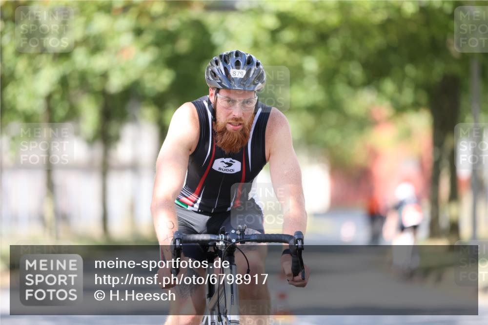 11.08.2024 - GEWOBA Citytriathlon Bremen H.Heesch http://msf.ph/oto/6798917 11.08.2024 11:55:43 Laufen  meine-sportfotos.de