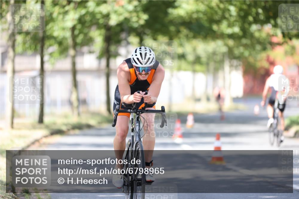 11.08.2024 - GEWOBA Citytriathlon Bremen H.Heesch http://msf.ph/oto/6798965 11.08.2024 11:55:49 Laufen  meine-sportfotos.de