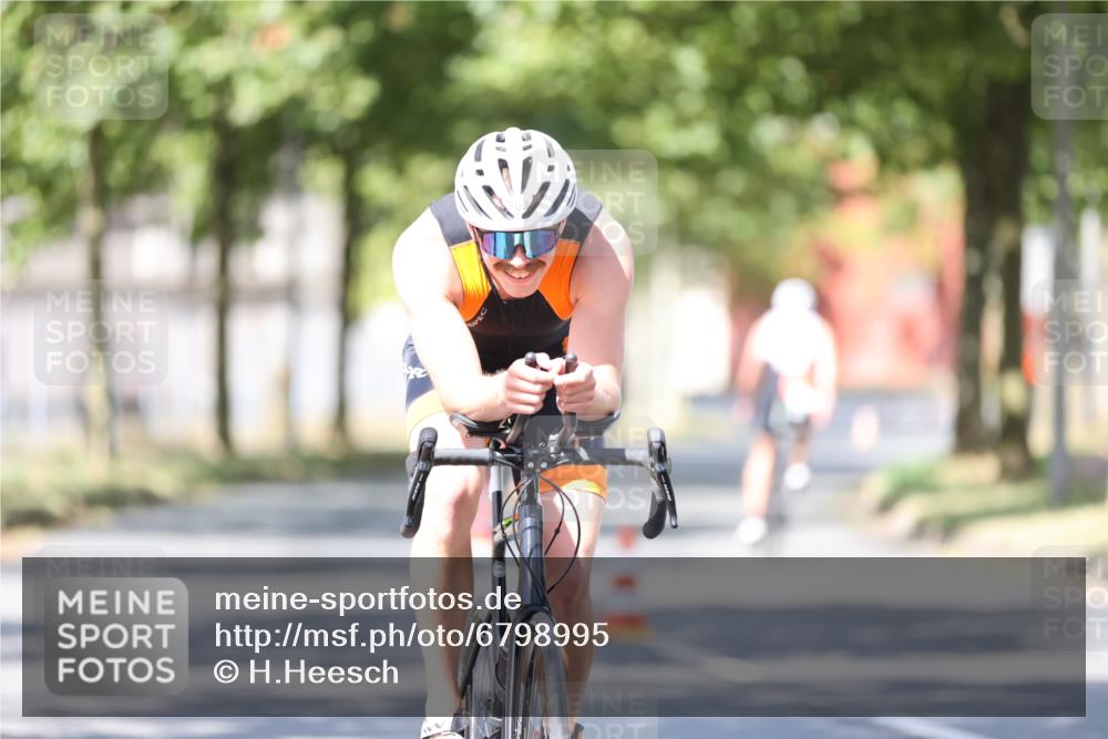 11.08.2024 - GEWOBA Citytriathlon Bremen H.Heesch http://msf.ph/oto/6798995 11.08.2024 11:55:49 Laufen  meine-sportfotos.de