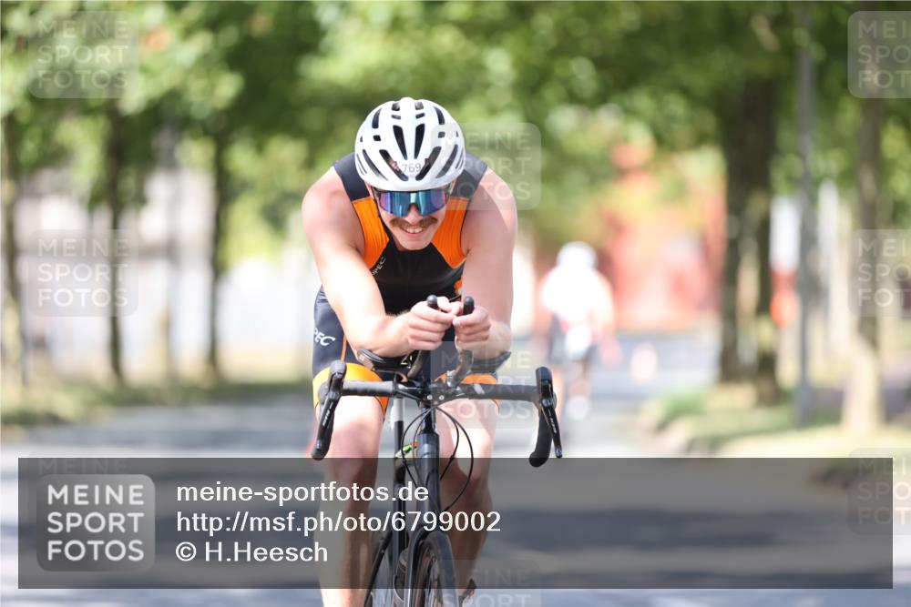 11.08.2024 - GEWOBA Citytriathlon Bremen H.Heesch http://msf.ph/oto/6799002 11.08.2024 11:55:49 Laufen  meine-sportfotos.de