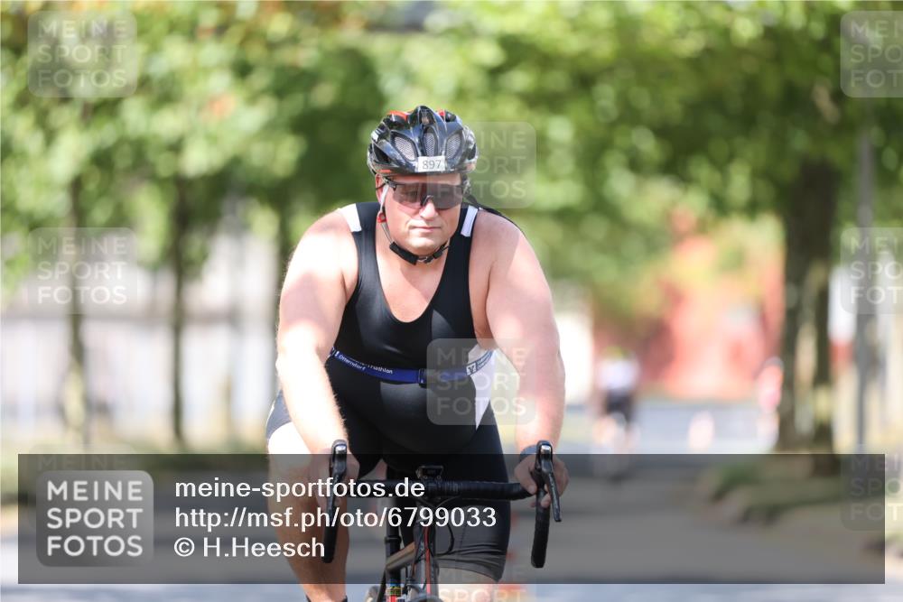 11.08.2024 - GEWOBA Citytriathlon Bremen H.Heesch http://msf.ph/oto/6799033 11.08.2024 11:55:59 Laufen  meine-sportfotos.de