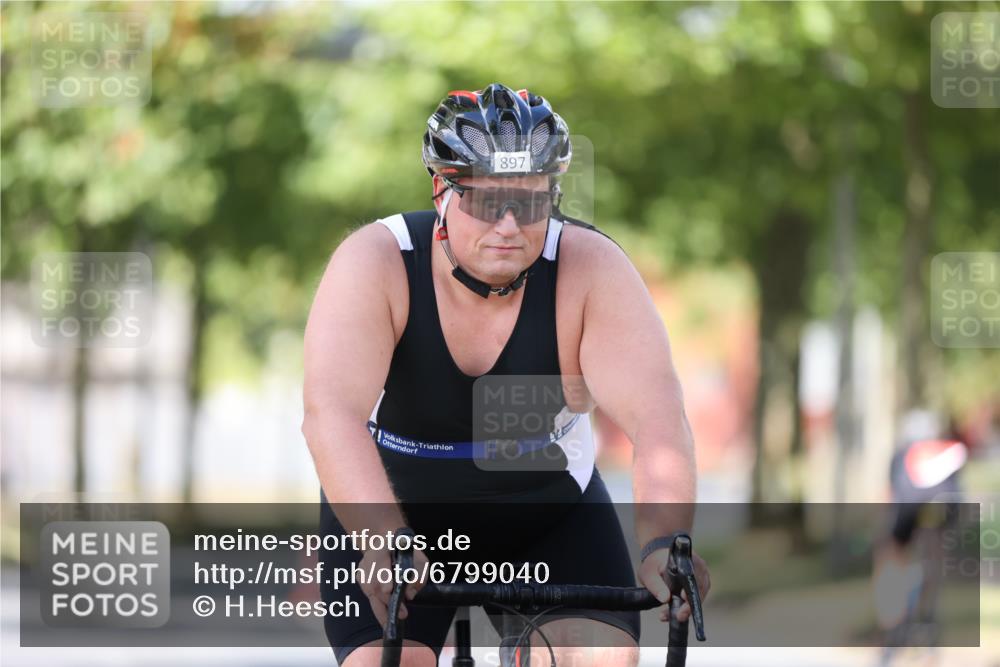 11.08.2024 - GEWOBA Citytriathlon Bremen H.Heesch http://msf.ph/oto/6799040 11.08.2024 11:55:59 Laufen  meine-sportfotos.de