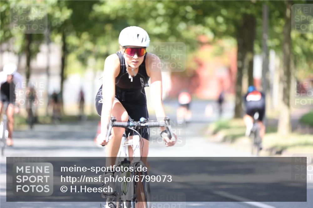 11.08.2024 - GEWOBA Citytriathlon Bremen H.Heesch http://msf.ph/oto/6799073 11.08.2024 11:56:09 Laufen  meine-sportfotos.de