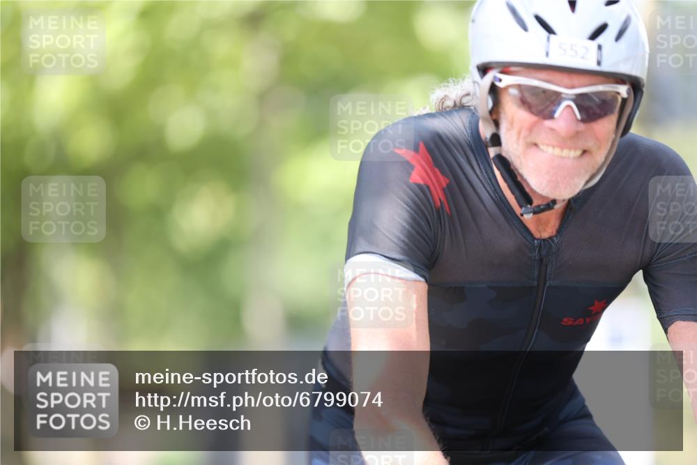 11.08.2024 - GEWOBA Citytriathlon Bremen H.Heesch http://msf.ph/oto/6799074 11.08.2024 13:37:03 Radfahren 299, 369, 397, 429, 466, 552, 557, 559, 587, 629, 654, 688 meine-sportfotos.de