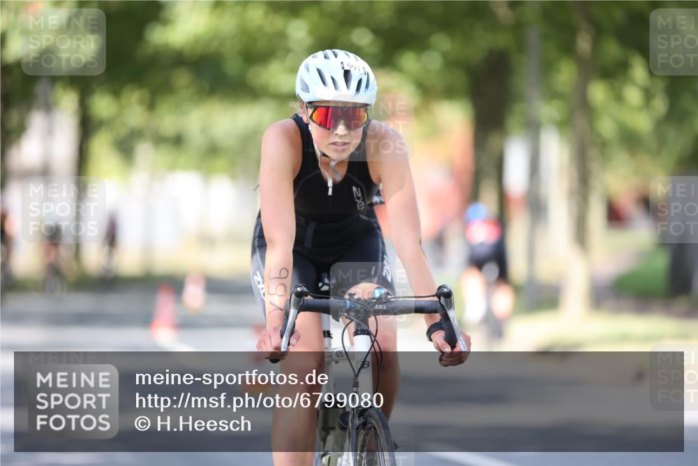 11.08.2024 - GEWOBA Citytriathlon Bremen H.Heesch http://msf.ph/oto/6799080 11.08.2024 11:56:10 Laufen  meine-sportfotos.de