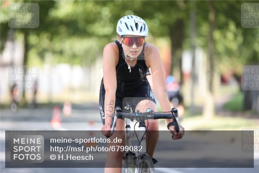 11.08.2024 - GEWOBA Citytriathlon Bremen H.Heesch http://msf.ph/oto/6799082 11.08.2024 11:56:10 Laufen  meine-sportfotos.de