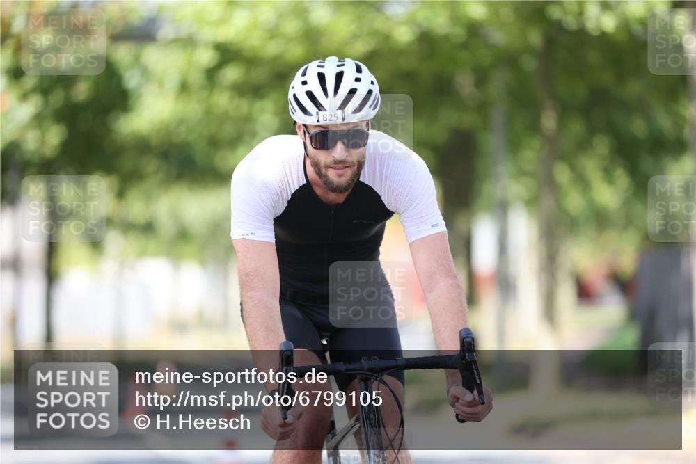 11.08.2024 - GEWOBA Citytriathlon Bremen H.Heesch http://msf.ph/oto/6799105 11.08.2024 11:56:12 Laufen  meine-sportfotos.de