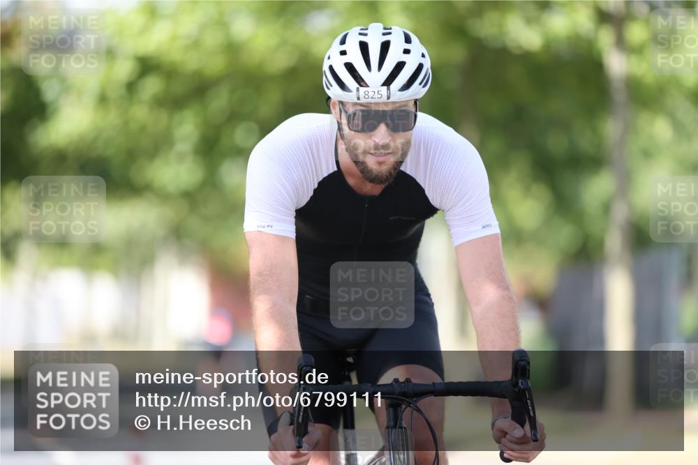 11.08.2024 - GEWOBA Citytriathlon Bremen H.Heesch http://msf.ph/oto/6799111 11.08.2024 11:56:12 Laufen  meine-sportfotos.de