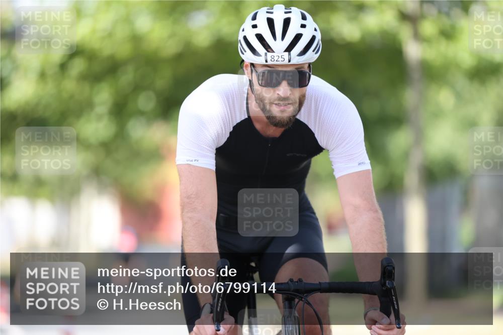 11.08.2024 - GEWOBA Citytriathlon Bremen H.Heesch http://msf.ph/oto/6799114 11.08.2024 11:56:12 Laufen  meine-sportfotos.de