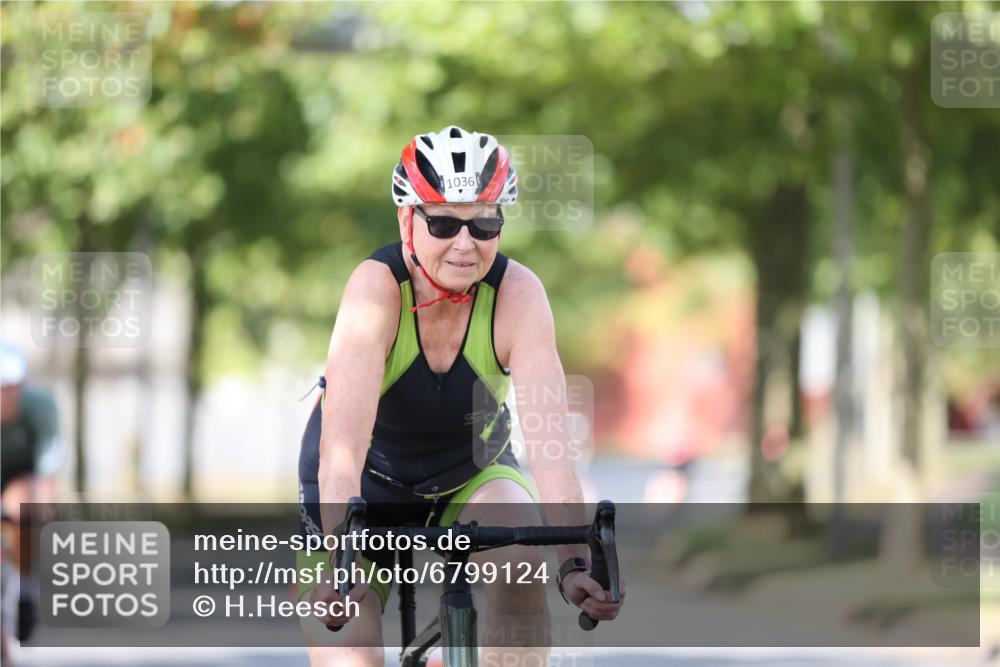 11.08.2024 - GEWOBA Citytriathlon Bremen H.Heesch http://msf.ph/oto/6799124 11.08.2024 11:56:15 Laufen  meine-sportfotos.de