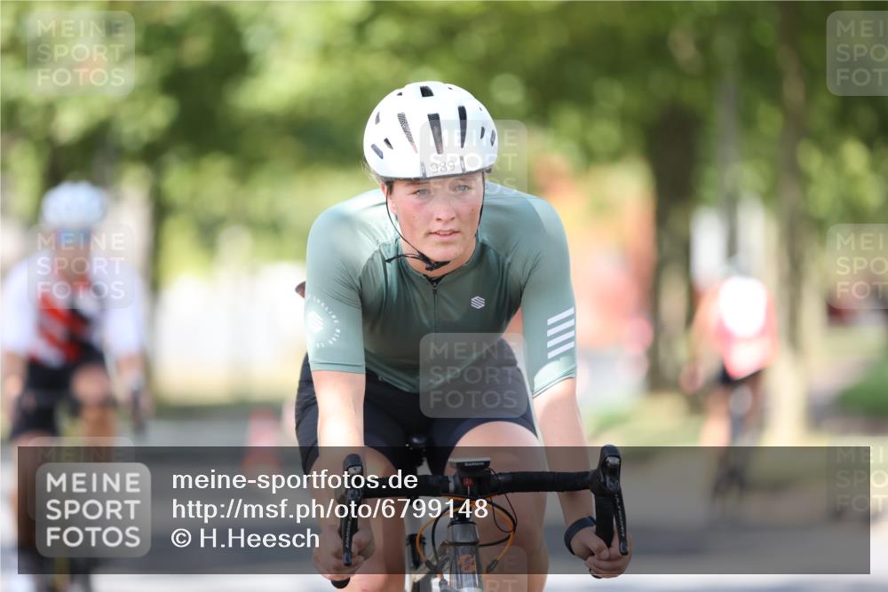 11.08.2024 - GEWOBA Citytriathlon Bremen H.Heesch http://msf.ph/oto/6799148 11.08.2024 11:56:16 Laufen  meine-sportfotos.de