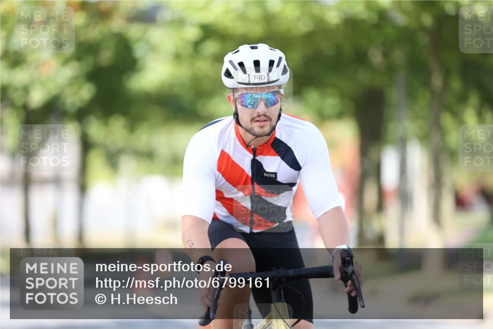 11.08.2024 - GEWOBA Citytriathlon Bremen H.Heesch http://msf.ph/oto/6799161 11.08.2024 11:56:17 Laufen  meine-sportfotos.de
