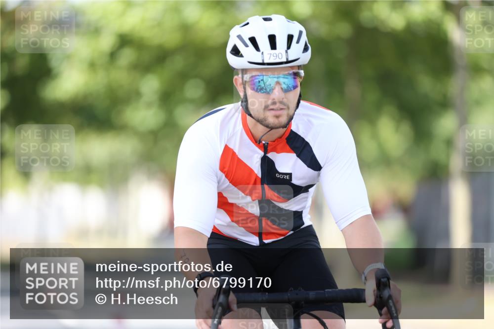 11.08.2024 - GEWOBA Citytriathlon Bremen H.Heesch http://msf.ph/oto/6799170 11.08.2024 11:56:18 Laufen  meine-sportfotos.de