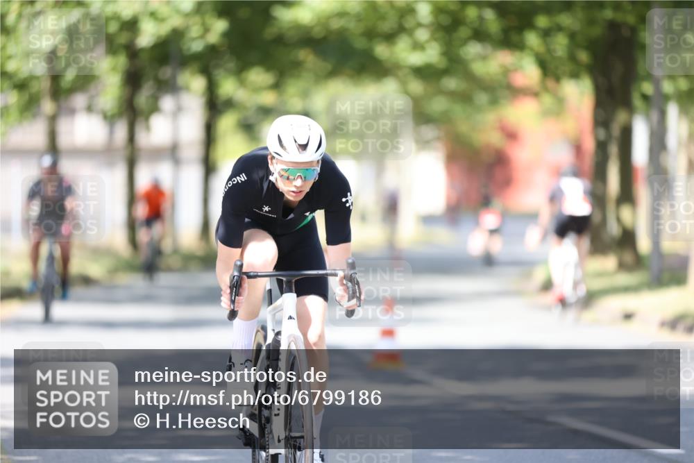 11.08.2024 - GEWOBA Citytriathlon Bremen H.Heesch http://msf.ph/oto/6799186 11.08.2024 11:56:27 Laufen  meine-sportfotos.de