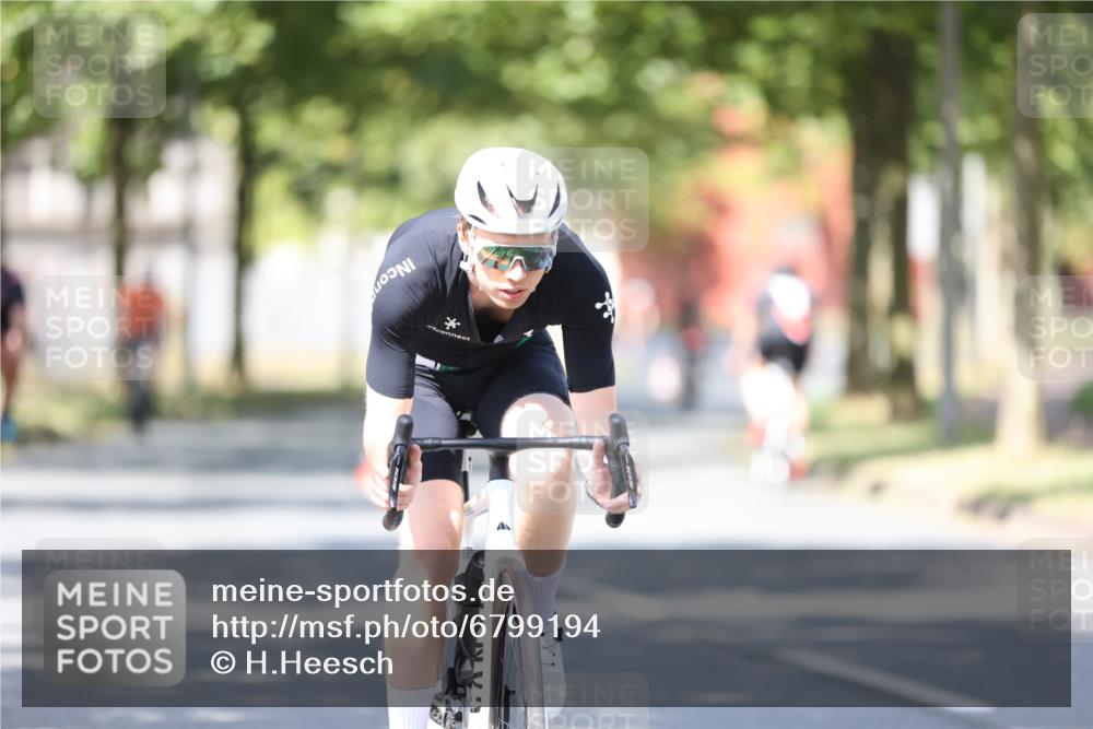 11.08.2024 - GEWOBA Citytriathlon Bremen H.Heesch http://msf.ph/oto/6799194 11.08.2024 11:56:27 Laufen  meine-sportfotos.de