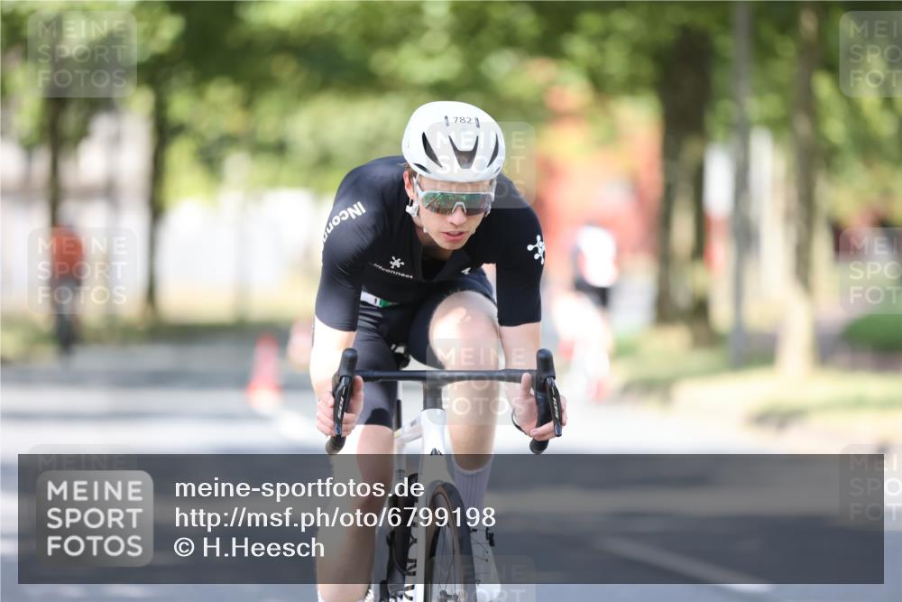 11.08.2024 - GEWOBA Citytriathlon Bremen H.Heesch http://msf.ph/oto/6799198 11.08.2024 11:56:27 Laufen  meine-sportfotos.de