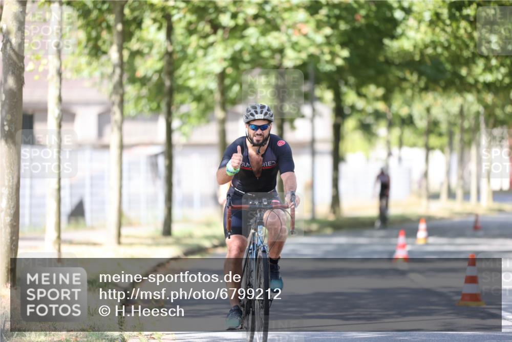 11.08.2024 - GEWOBA Citytriathlon Bremen H.Heesch http://msf.ph/oto/6799212 11.08.2024 11:56:29 Laufen  meine-sportfotos.de