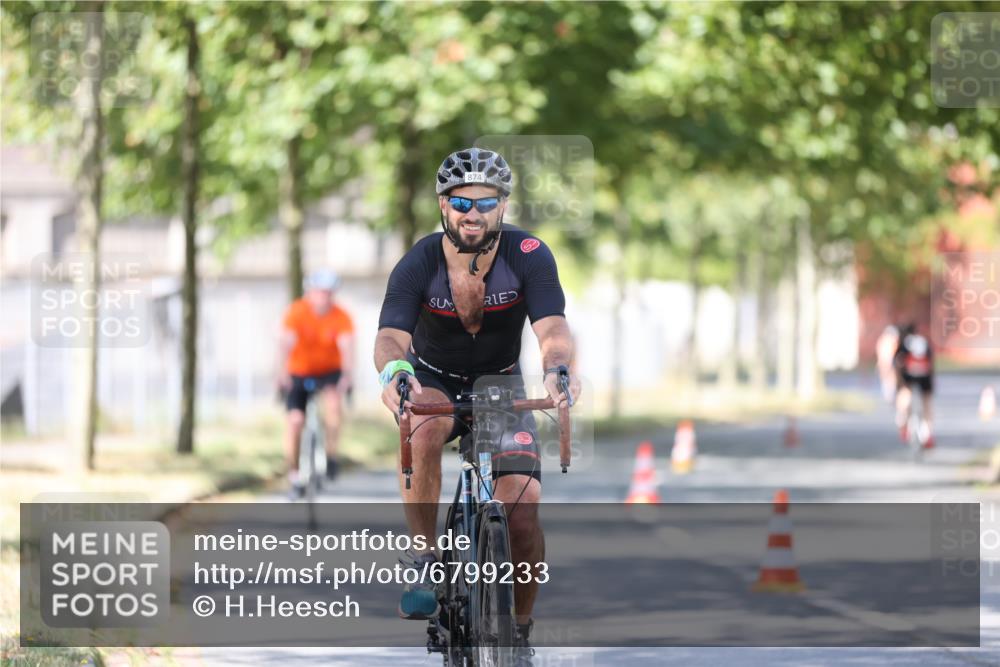 11.08.2024 - GEWOBA Citytriathlon Bremen H.Heesch http://msf.ph/oto/6799233 11.08.2024 11:56:29 Laufen  meine-sportfotos.de