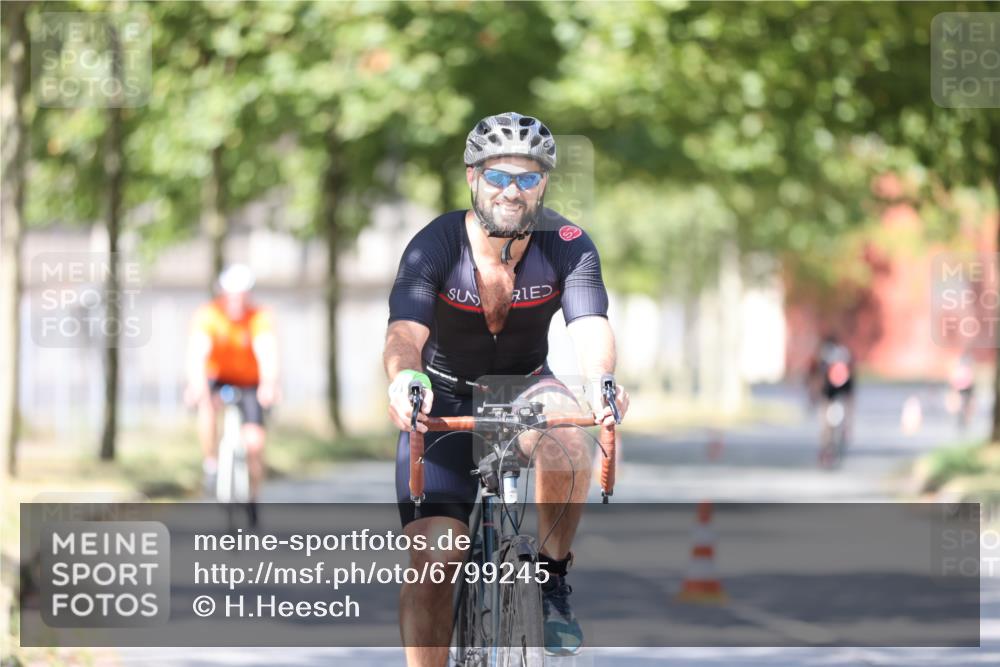 11.08.2024 - GEWOBA Citytriathlon Bremen H.Heesch http://msf.ph/oto/6799245 11.08.2024 11:56:30 Laufen  meine-sportfotos.de