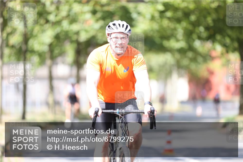 11.08.2024 - GEWOBA Citytriathlon Bremen H.Heesch http://msf.ph/oto/6799275 11.08.2024 11:56:33 Laufen  meine-sportfotos.de