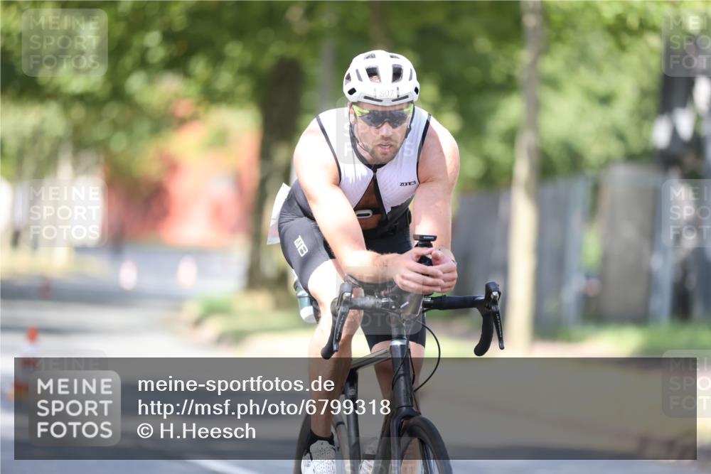 11.08.2024 - GEWOBA Citytriathlon Bremen H.Heesch http://msf.ph/oto/6799318 11.08.2024 11:56:36 Laufen  meine-sportfotos.de