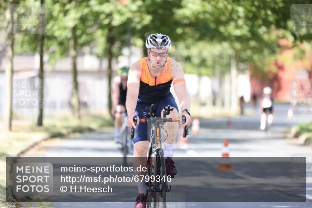 11.08.2024 - GEWOBA Citytriathlon Bremen H.Heesch http://msf.ph/oto/6799346 11.08.2024 11:56:42 Laufen  meine-sportfotos.de