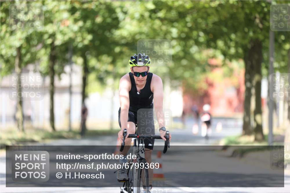 11.08.2024 - GEWOBA Citytriathlon Bremen H.Heesch http://msf.ph/oto/6799369 11.08.2024 11:56:43 Laufen  meine-sportfotos.de