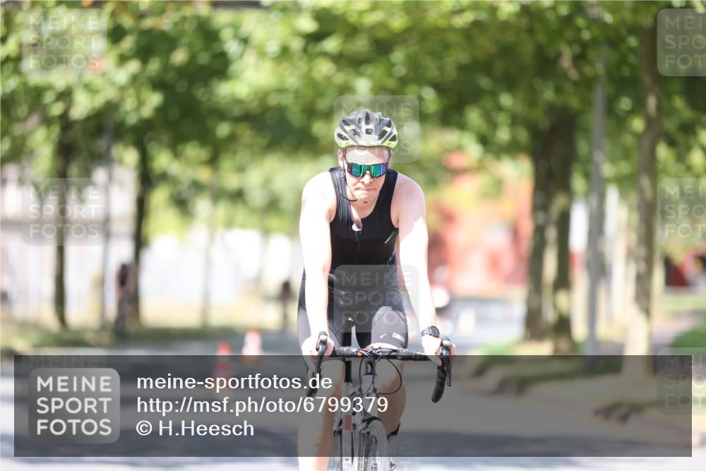 11.08.2024 - GEWOBA Citytriathlon Bremen H.Heesch http://msf.ph/oto/6799379 11.08.2024 11:56:43 Laufen  meine-sportfotos.de