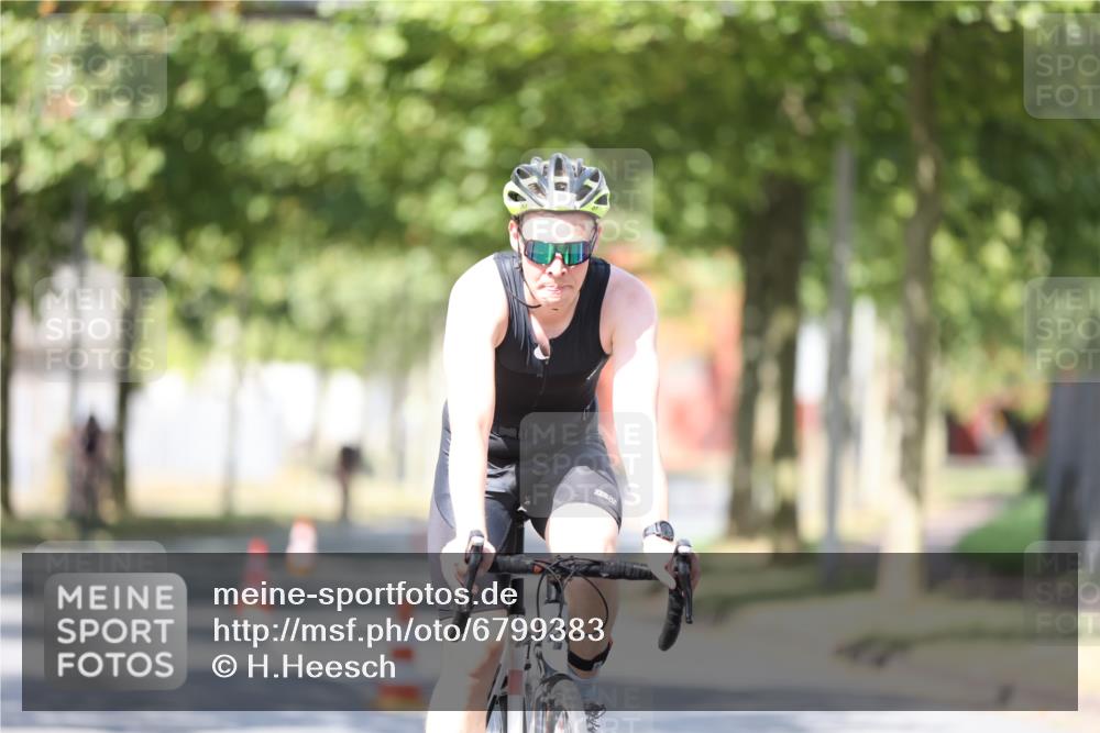 11.08.2024 - GEWOBA Citytriathlon Bremen H.Heesch http://msf.ph/oto/6799383 11.08.2024 11:56:43 Laufen  meine-sportfotos.de