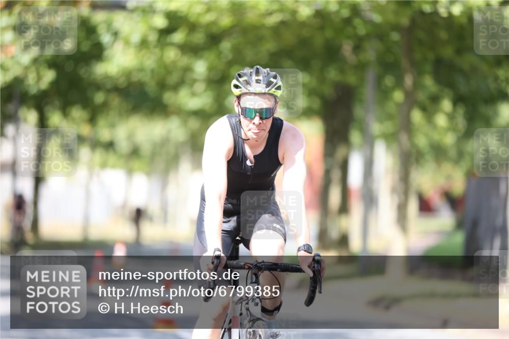 11.08.2024 - GEWOBA Citytriathlon Bremen H.Heesch http://msf.ph/oto/6799385 11.08.2024 11:56:43 Laufen  meine-sportfotos.de