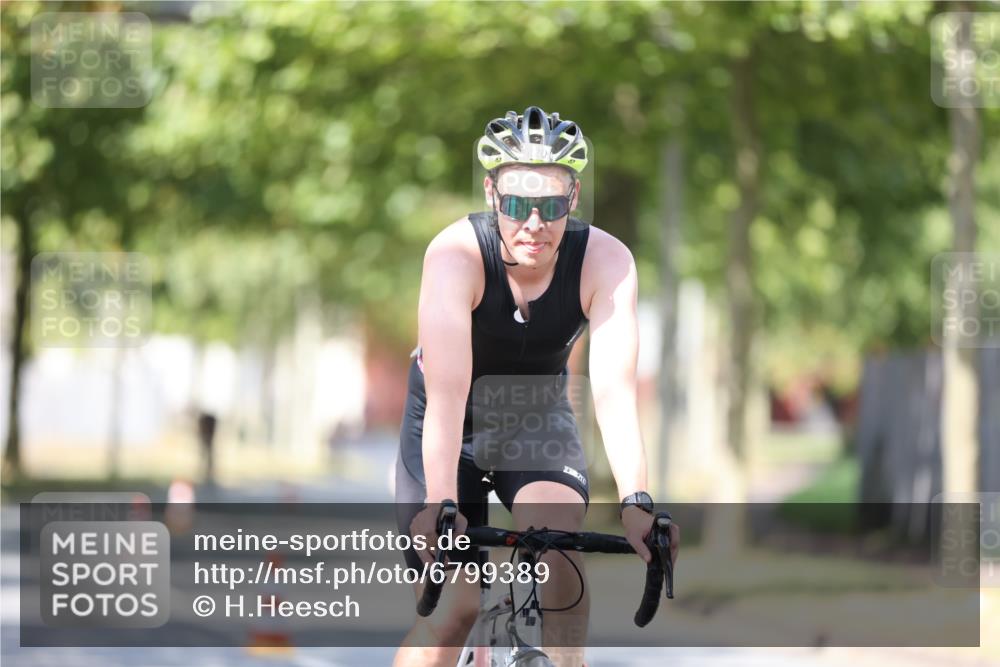 11.08.2024 - GEWOBA Citytriathlon Bremen H.Heesch http://msf.ph/oto/6799389 11.08.2024 11:56:43 Laufen  meine-sportfotos.de