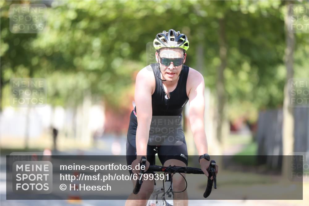 11.08.2024 - GEWOBA Citytriathlon Bremen H.Heesch http://msf.ph/oto/6799391 11.08.2024 11:56:44 Laufen  meine-sportfotos.de