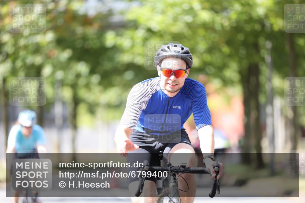 11.08.2024 - GEWOBA Citytriathlon Bremen H.Heesch http://msf.ph/oto/6799400 11.08.2024 13:37:56 Radfahren 591, 655, 675 meine-sportfotos.de