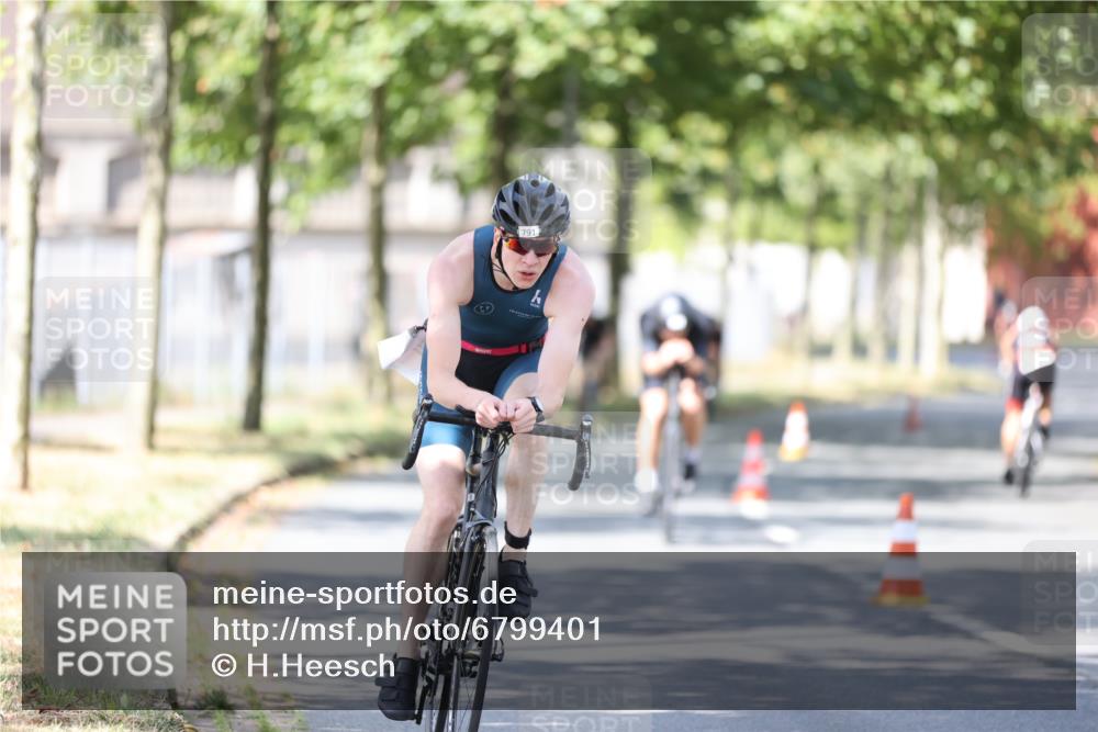 11.08.2024 - GEWOBA Citytriathlon Bremen H.Heesch http://msf.ph/oto/6799401 11.08.2024 11:56:48 Laufen  meine-sportfotos.de