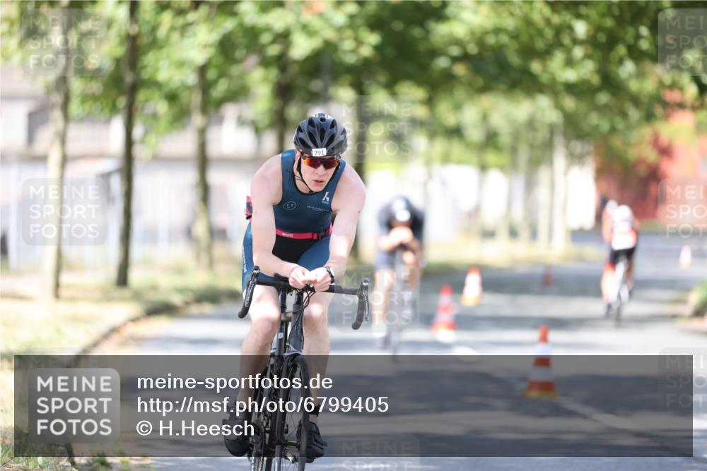 11.08.2024 - GEWOBA Citytriathlon Bremen H.Heesch http://msf.ph/oto/6799405 11.08.2024 11:56:49 Laufen  meine-sportfotos.de