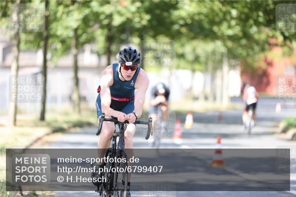 11.08.2024 - GEWOBA Citytriathlon Bremen H.Heesch http://msf.ph/oto/6799407 11.08.2024 11:56:49 Laufen  meine-sportfotos.de